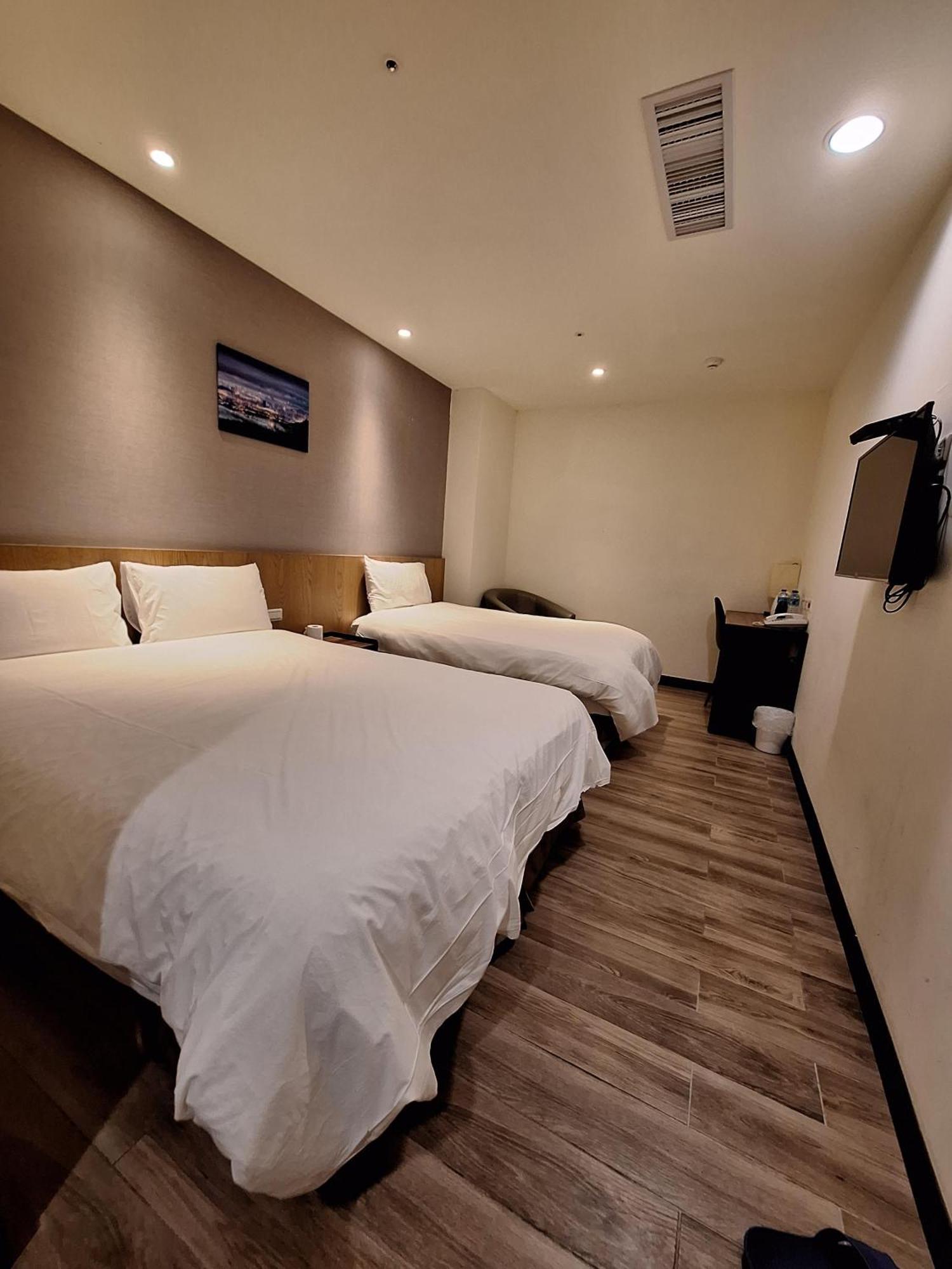 טאויואן Honest & Warm Hotel מראה חיצוני תמונה