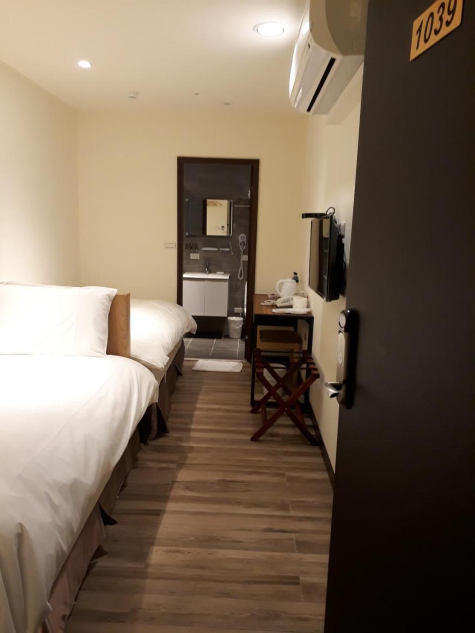טאויואן Honest & Warm Hotel מראה חיצוני תמונה